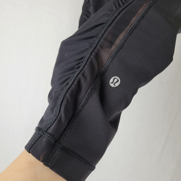 Lululemon Mesh Side Ruched Crop Leggings - Picture 2 of 8